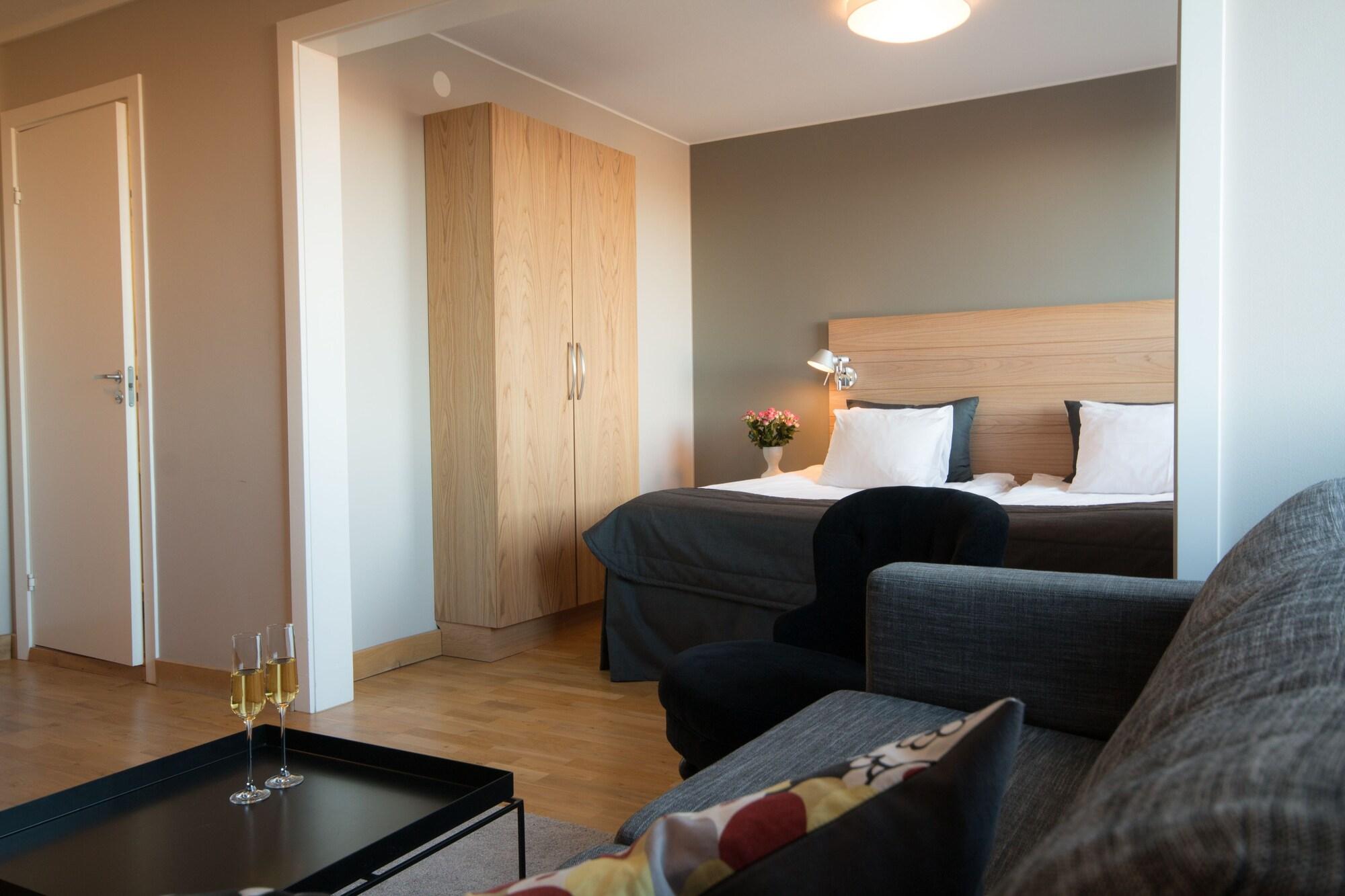 Hotell Aston カールスクルーナ エクステリア 写真