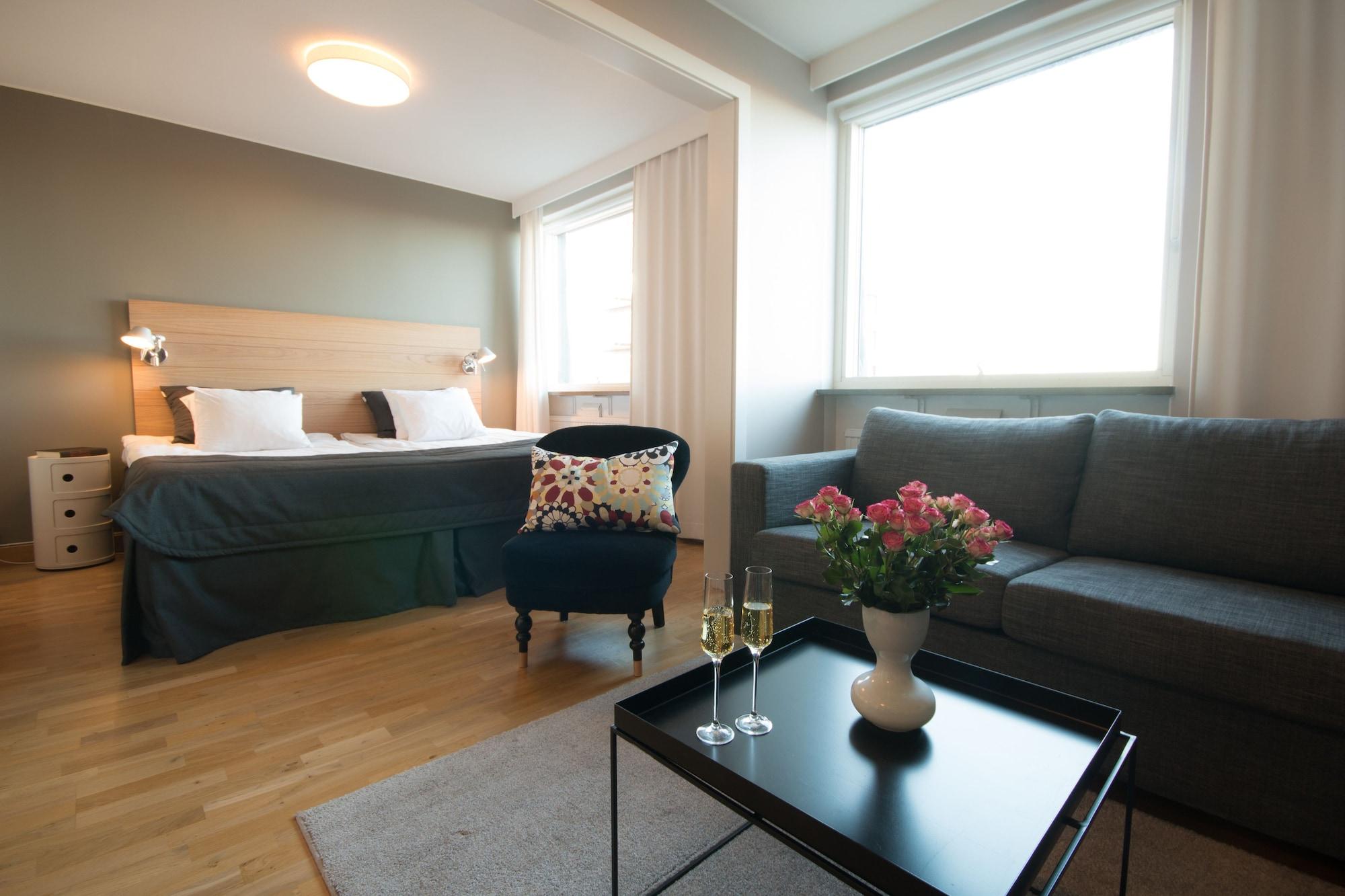 Hotell Aston カールスクルーナ エクステリア 写真