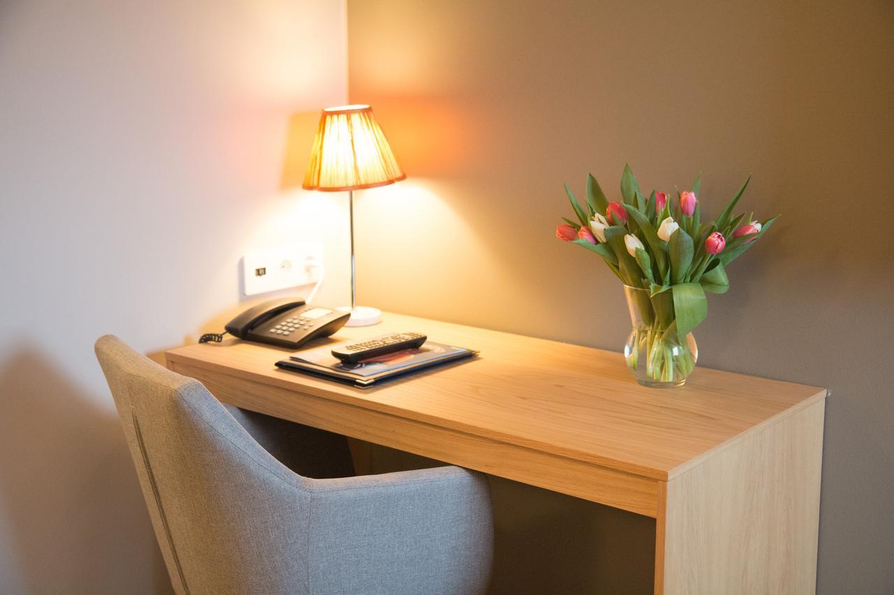 Hotell Aston カールスクルーナ エクステリア 写真